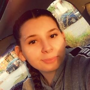 Meet your Posher, Selena